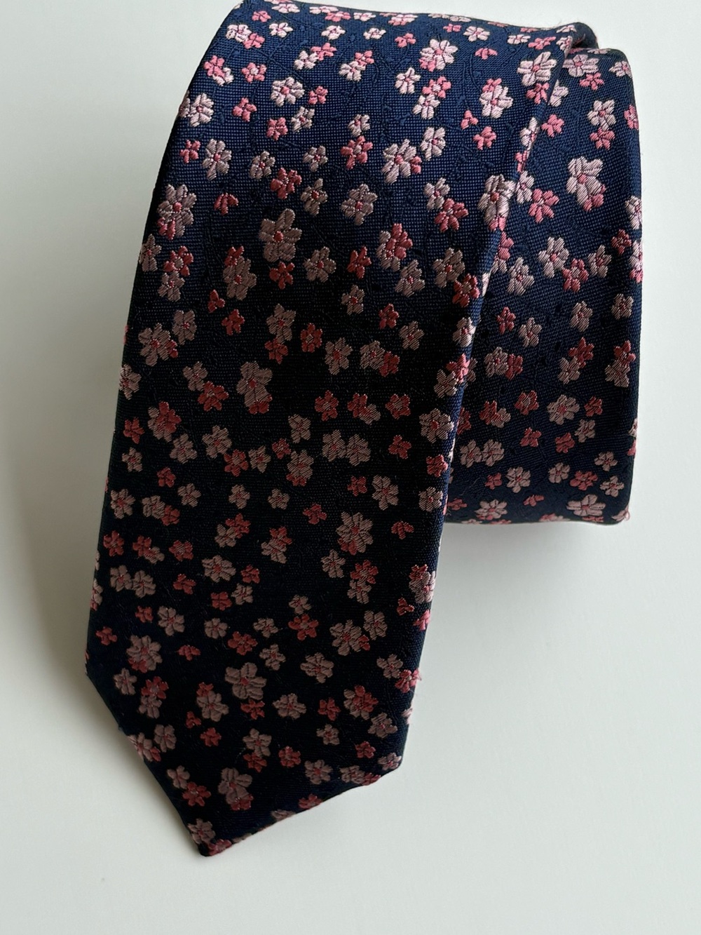 The Tie Bar Men's Navy Floral Silk Tie - Pink Blossom Pattern